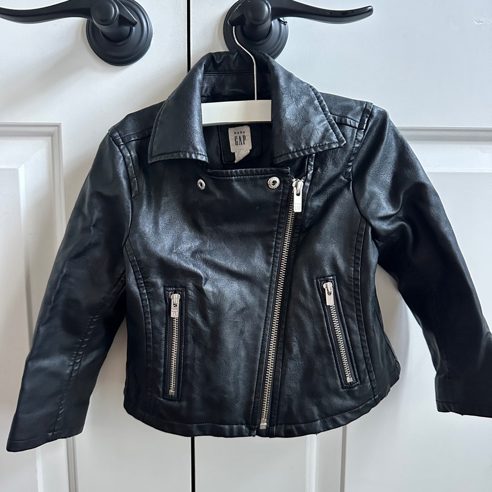 GAP Black Faux Leather Kids Moto Jacket with Silver Hardware Sz 2T